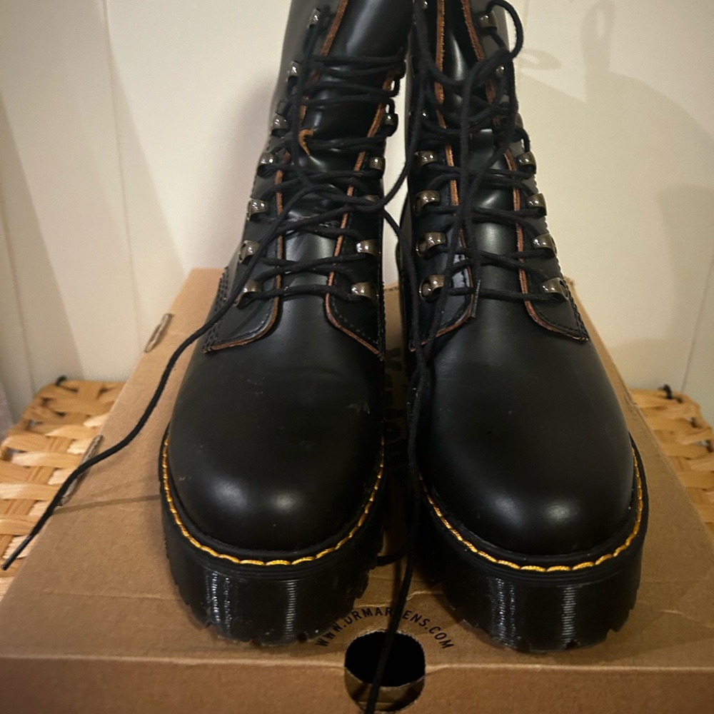 Dr. Martens Leona Boot in black vintage leather - women’s size 9